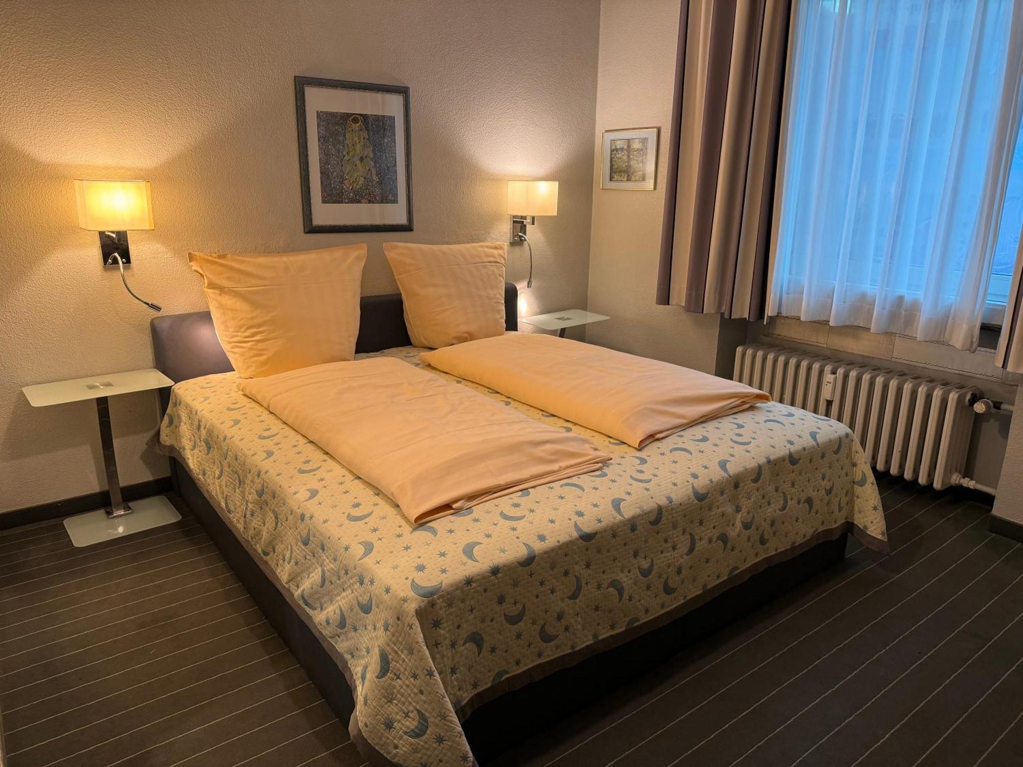 Am Ehrenhof Düsseldorf